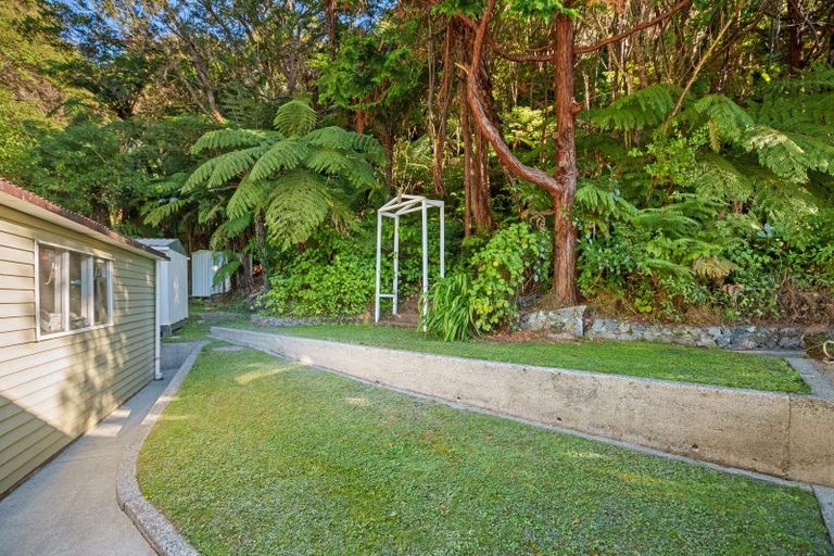 Photo of property in 10 Haven Grove, Naenae, Lower Hutt, 5011