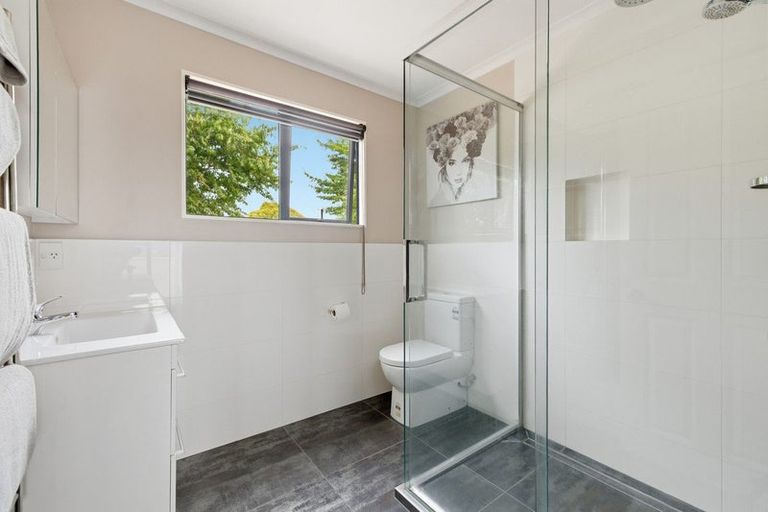 Photo of property in 12 Doneraille Place, Bethlehem, Tauranga, 3110