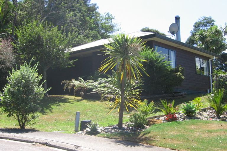 Photo of property in 122 Pemberton Avenue, Bayview, Auckland, 0629