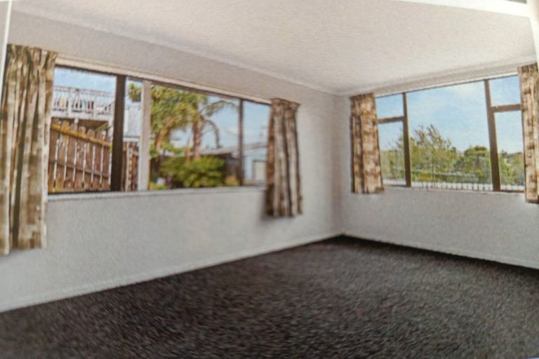 Photo of property in 64 Trias Road, Totara Vale, Auckland, 0629