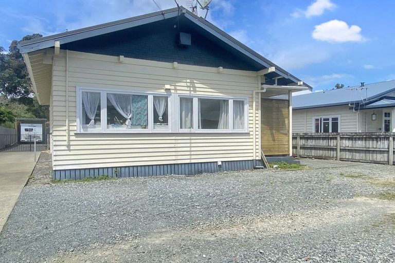 Photo of property in 10 Kamo Road, Regent, Whangarei, 0112