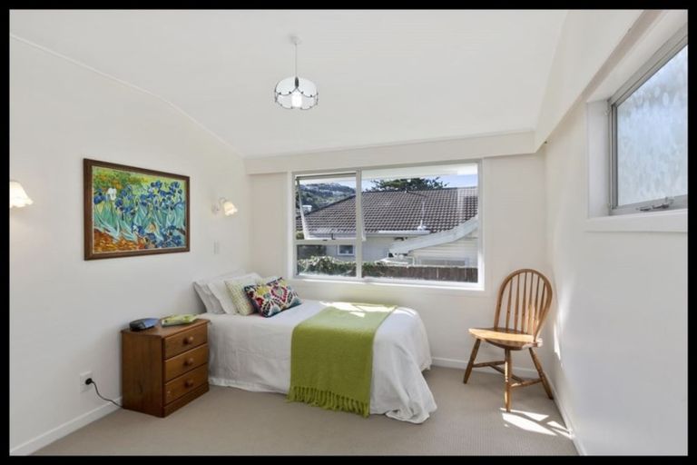 Photo of property in 19a Woodmancote Road, Khandallah, Wellington, 6035