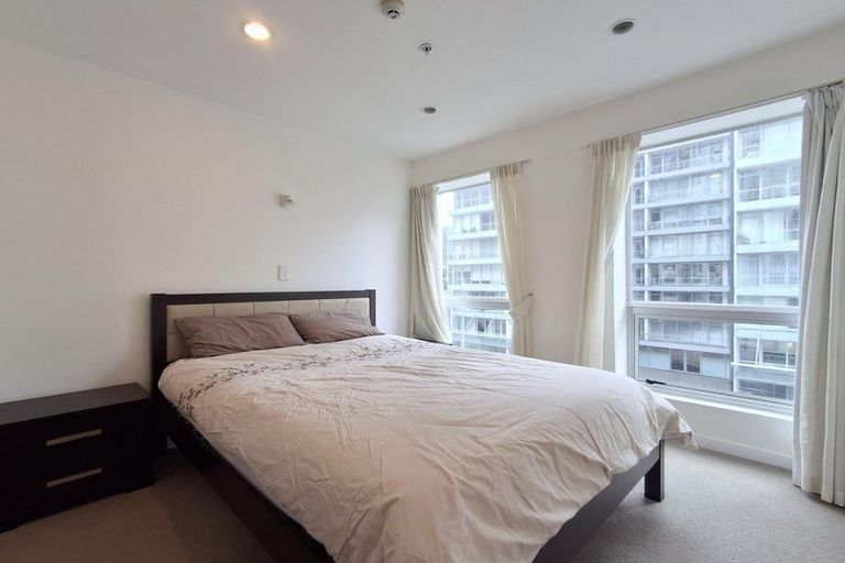 Photo of property in Terrace Heights Apartments, 4b/163 The Terrace, Wellington Central, Wellington, 6011