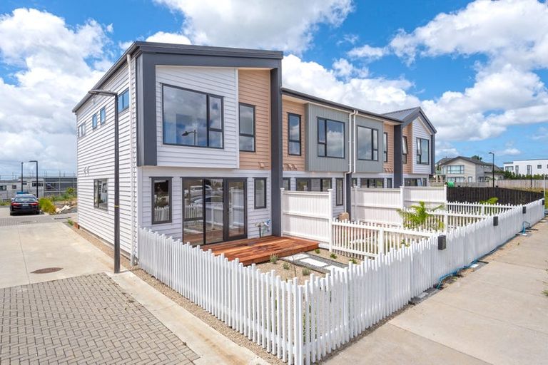 Photo of property in 31 Turret Lane, Hobsonville, Auckland, 0616