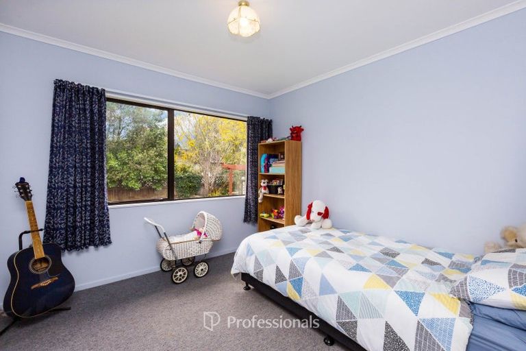 Photo of property in 11 Monarch Grove, Maoribank, Upper Hutt, 5018