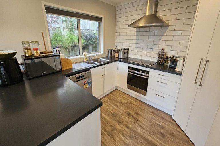 Photo of property in 10 Garrett Drive, Whalers Gate, New Plymouth, 4310