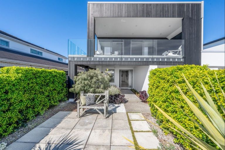 Photo of property in 8 The Parade, Bucklands Beach, Auckland, 2012