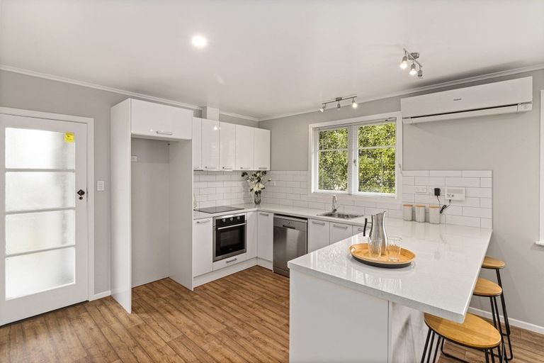 Photo of property in 8 Panair Crescent, Hillcrest, Hamilton, 3216