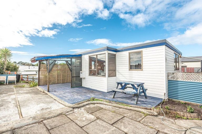 Photo of property in 26 Seafront Road, Castlecliff, Whanganui, 4501