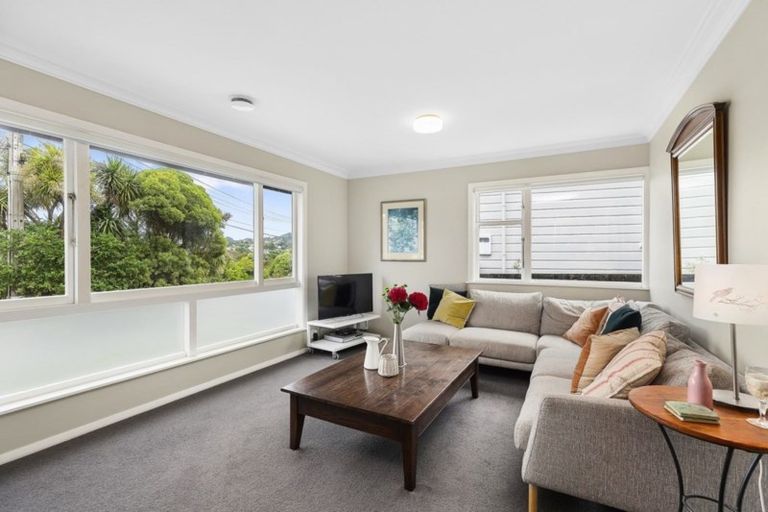 Photo of property in 23 West Road, Northland, Wellington, 6012