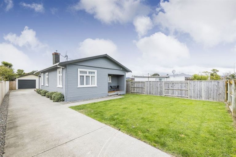 Photo of property in 60 Weston Avenue, Roslyn, Palmerston North, 4414