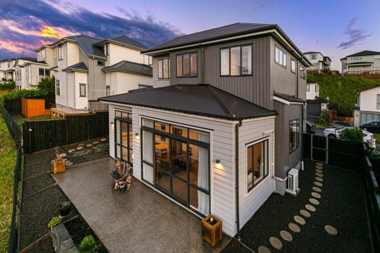 Photo of property in 41 Maka Terrace, Orewa, 0931