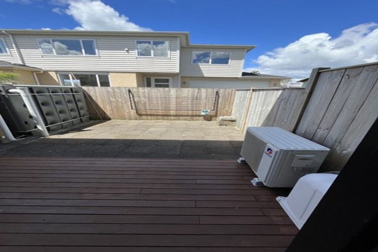 Photo of property in 17 Woodford Avenue, Woodend, 7610