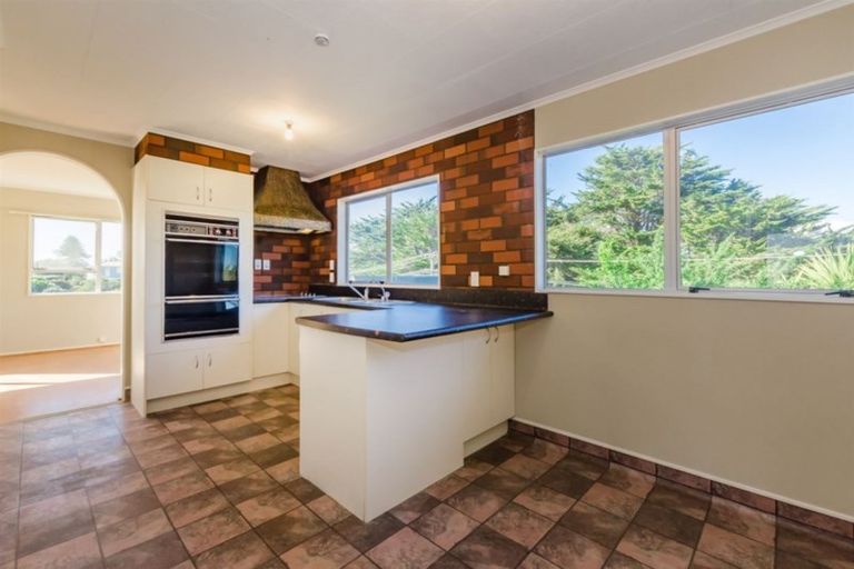 Photo of property in 4 Whyte Street, Paraparaumu Beach, Paraparaumu, 5032