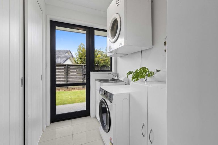 Photo of property in 39 Kendallvale Drive, Waiuku, 2123