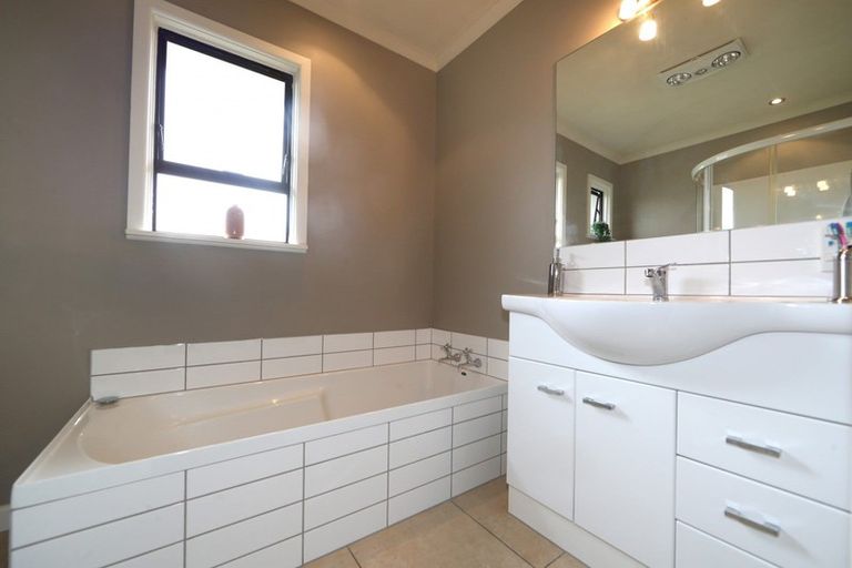 Photo of property in 11 Lodge Road, Maraenui, Napier, 4110