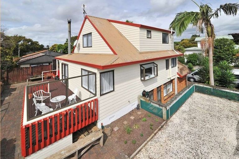 Photo of property in 2/25 Landscape Road, Papatoetoe, Auckland, 2025