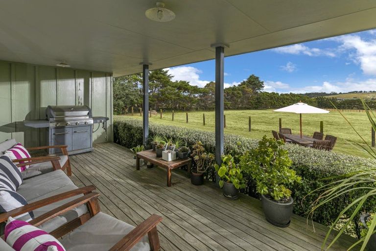 Photo of property in 33 Cable Road, Waimauku, 0881