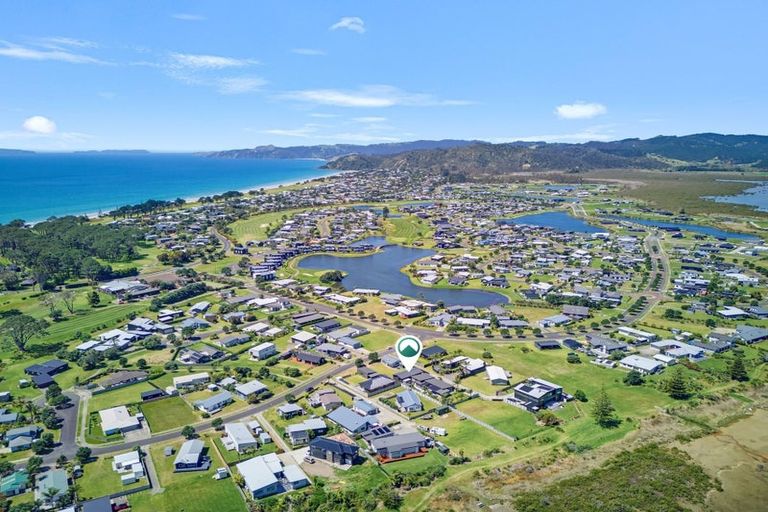 Photo of property in 113 Kelly Jade Avenue, Matarangi, Whitianga, 3592