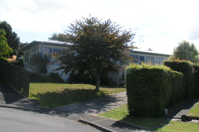 Photo of property in 13 Tyne Road, Forrest Hill, Auckland, 0620