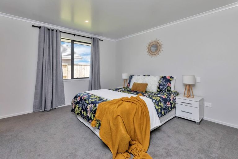 Photo of property in 24 Powhaitere Road, One Tree Point, 0118