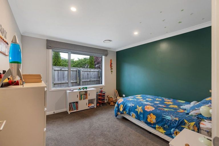 Photo of property in 1 Waimarama Court, Roslyn, Palmerston North, 4414