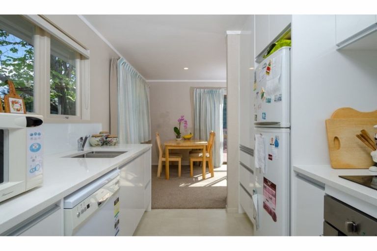 Photo of property in 2/3 Talavera Place, Te Atatu South, Auckland, 0602