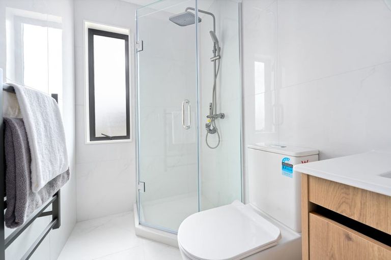 Photo of property in 46 Taipahitini Road, Rosehill, 2113