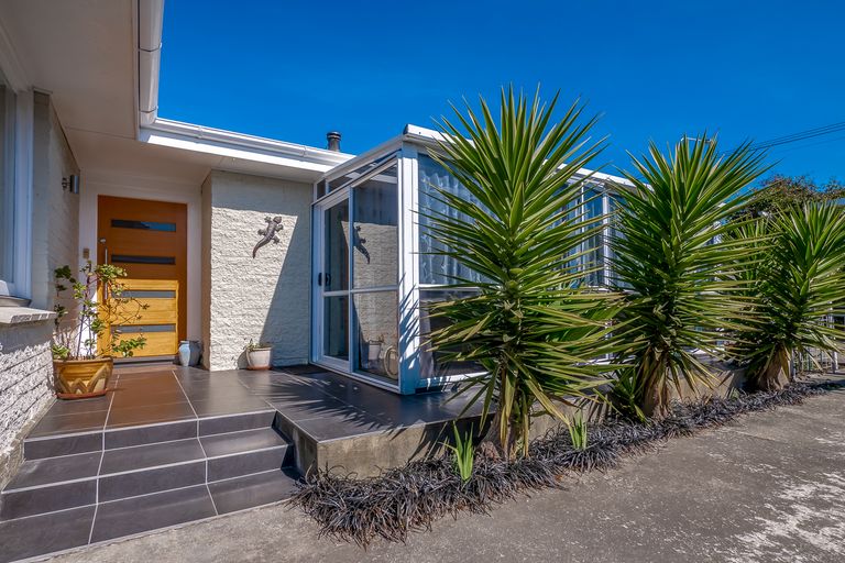 Photo of property in 71a Main Road, Redcliffs, Christchurch, 8081