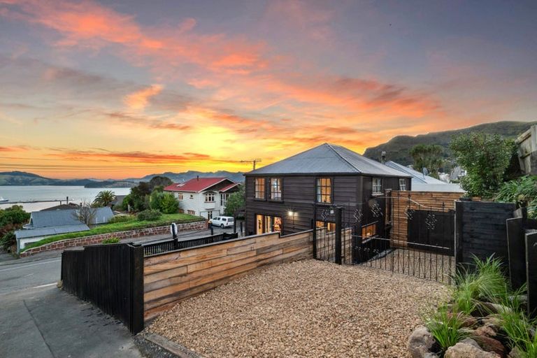 Photo of property in 2a Ripon Street, Lyttelton, 8082