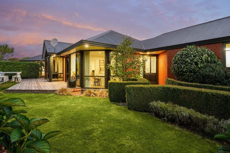 Photo of property in 104 Halswell Junction Road, Halswell, Christchurch, 8025