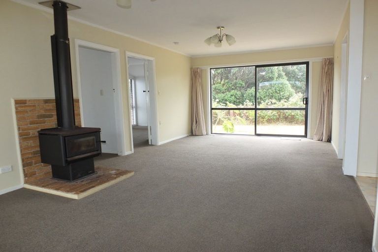 Photo of property in 3 Brown Terrace, Foxton Beach, Foxton, 4815