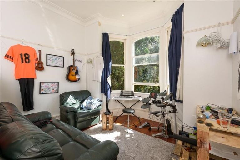 Photo of property in 25 Everton Terrace, Kelburn, Wellington, 6012