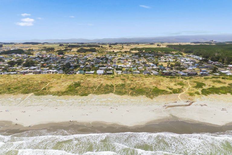 Photo of property in 7 Takitimu Street, Waitarere Beach, Levin, 5510