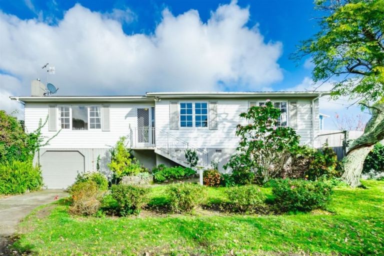 Photo of property in 40 Moana Road, Paraparaumu, 5032