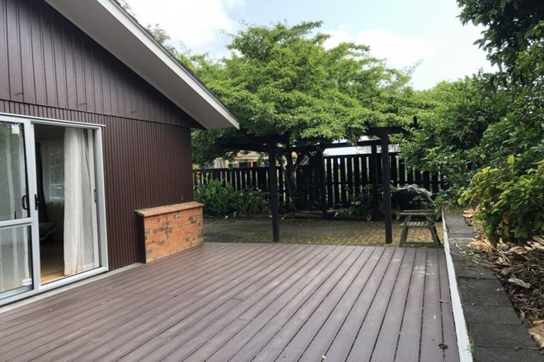 Photo of property in 66 Gossamer Drive, Pakuranga Heights, Auckland, 2010