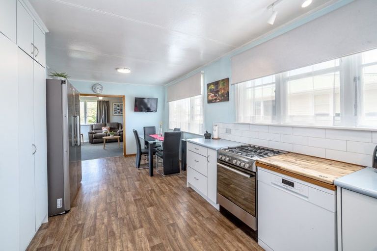 Photo of property in 11 Madden Place, Solway, Masterton, 5810