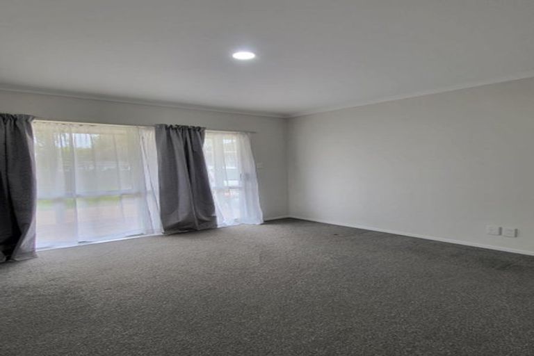 Photo of property in 8 Lomas Place, Manurewa, Auckland, 2102