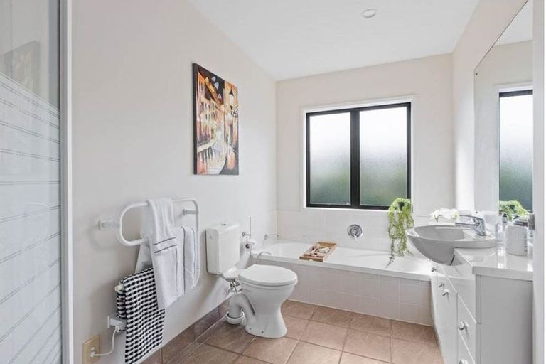 Photo of property in 57a Glencoe Road, Browns Bay, Auckland, 0630