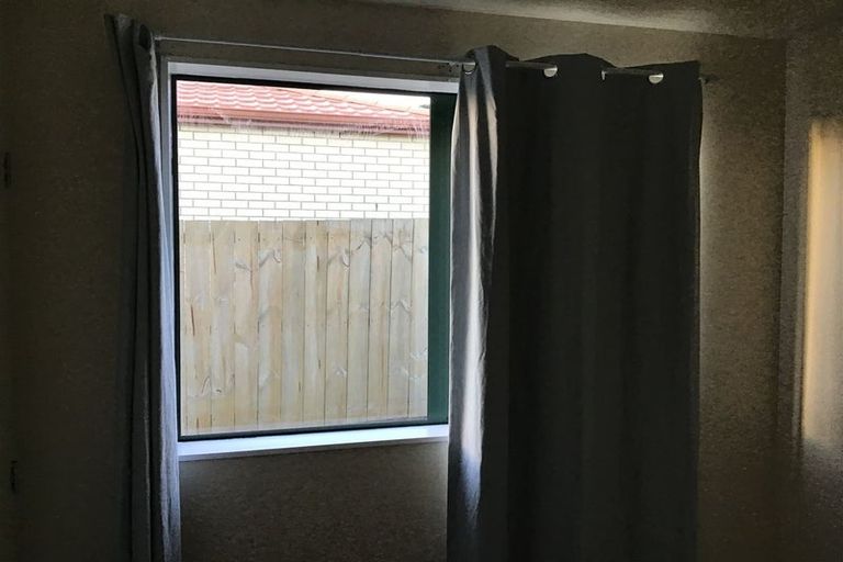 Photo of property in 36 Woodbank Drive, Glen Eden, Auckland, 0602