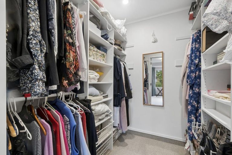 Photo of property in 5 Papawai Grove, Waikanae, 5036