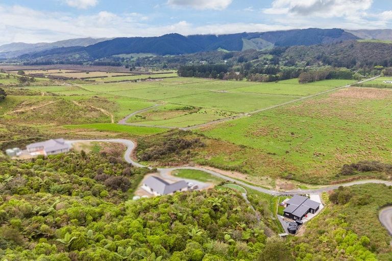 Photo of property in 7 Margaret Mahy Drive, Blue Mountains, Upper Hutt, 5371