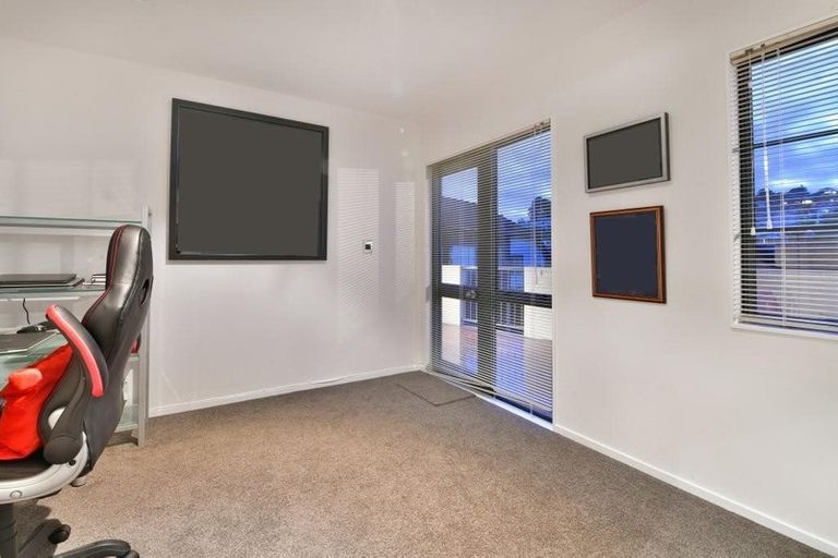 Photo of property in 4/19 Langana Avenue, Browns Bay, Auckland, 0630