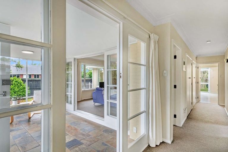 Photo of property in 1 Sevenoaks Drive, Bryndwr, Christchurch, 8053