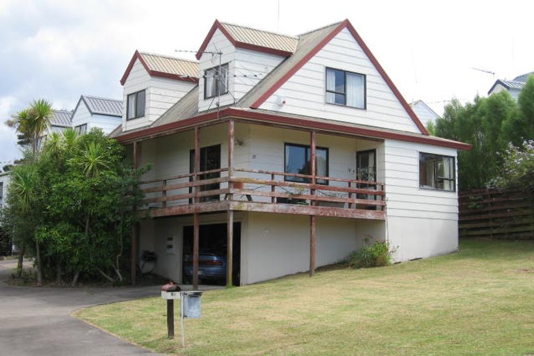 Photo of property in 1/6 Ceramco Place, Torbay, Auckland, 0630