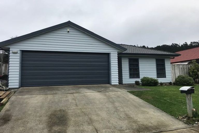 Photo of property in 13 Poppy Watts Grove, Stokes Valley, Lower Hutt, 5019