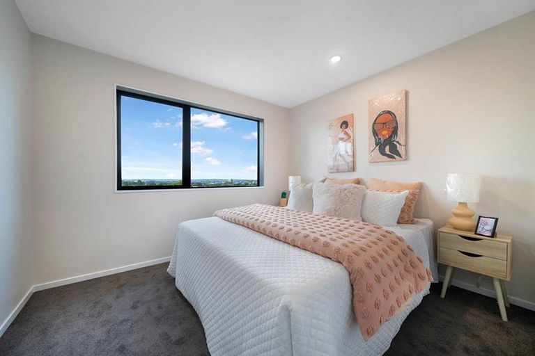 Photo of property in 8b Mason Street, New Lynn, Auckland, 0600