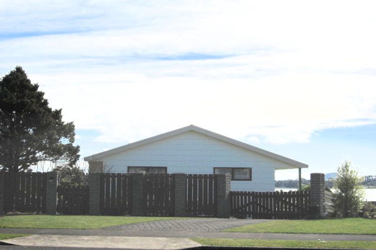 Photo of property in 21 Esmeralda Street, Welcome Bay, Tauranga, 3112