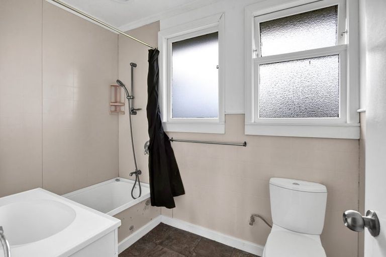 Photo of property in 156 Glover Road, Hawera, 4610