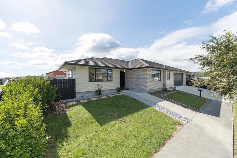 Photo of property in 187a Pacific Drive, Fitzherbert, Palmerston North, 4410